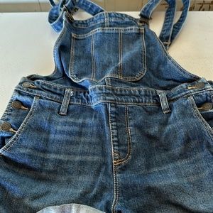Old Navy Woman’s Overall short: size small